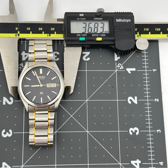 Vintage Seiko SQ Two tone Stainless Steel 36mm Men’s Quartz Watch c. Feb 1991 - Picture 8 of 8